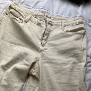 Wide-Leg Cropped Jeans